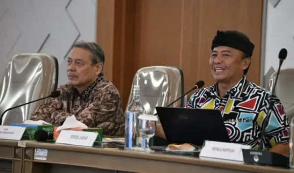 Sekda Jabar Herman Suryatman menghadiri rapat Koordinasi dan Akselerasi Pengembangan Kawasan Perkotaan Cekungan Bandung. (Sumber Foto: Biro Adpim Pemprov Jabar)