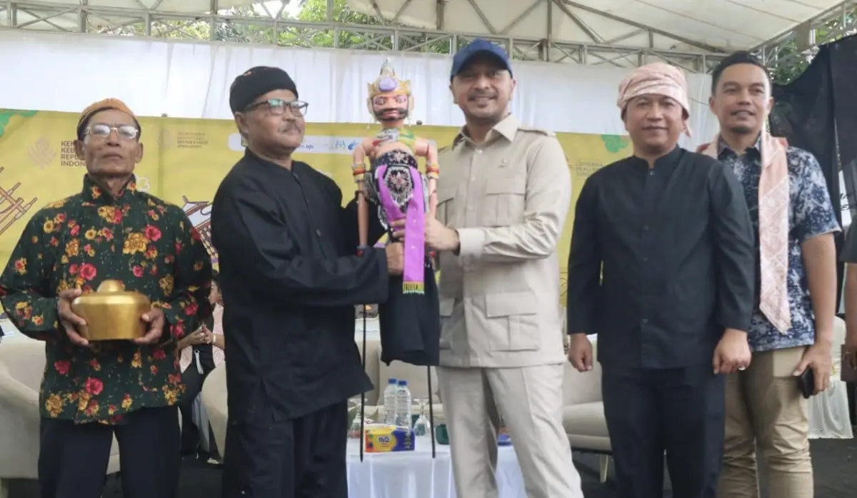 Wamen Giring dan Wabup Andreas Dukung Pelestarian Budaya Anak Pesisir Sukabumi