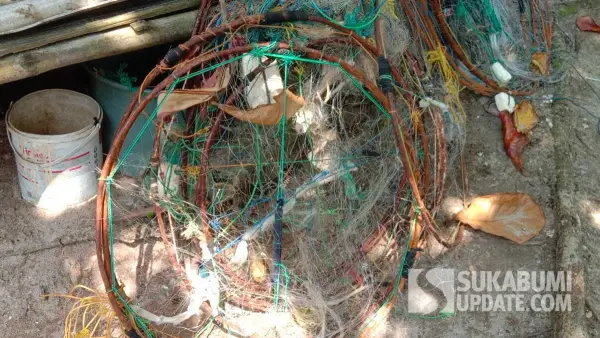 Alat tangkap lobster milik korban yang ditemukan di pesisir pantai minajaya Sukabumi (Sumber: dok HNSI)