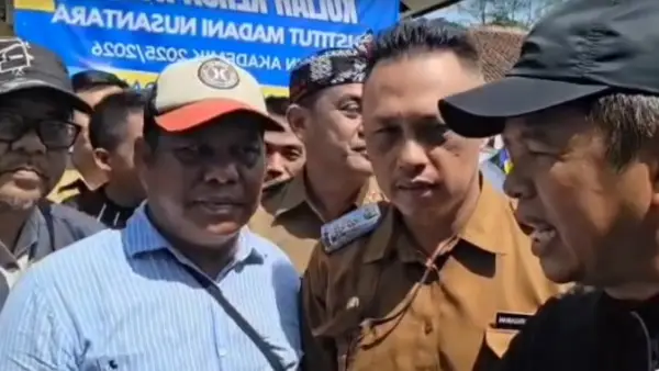 Gubernur Jawa Barat sidak ke lokasi tambang tanah merah, penyuplai kebutuhan pembangunan proyek tol bocimi (Sumber: dok medsos dedi mulyadi)