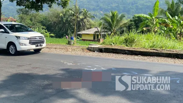 Lokasi kecelakaan yang menewaskan pengendara sepeda motor perempuan di Jalan Pelabuhan II, Kecamatan Lembursitu, Kota Sukabumi, Rabu (6/8/2025). | Foto: SU/Asep Awaludin