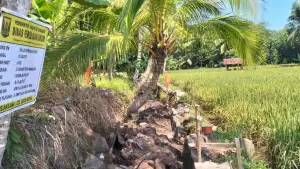 Saluran irigasi di Kampung Cihujung, Desa Wangunsari, Cisolok yang tengah dibangun Dinas PU Kabupaten Sukabumi. (Sumber Foto: Dok. UPTD PU Wilayah IV Palabuhanratu)