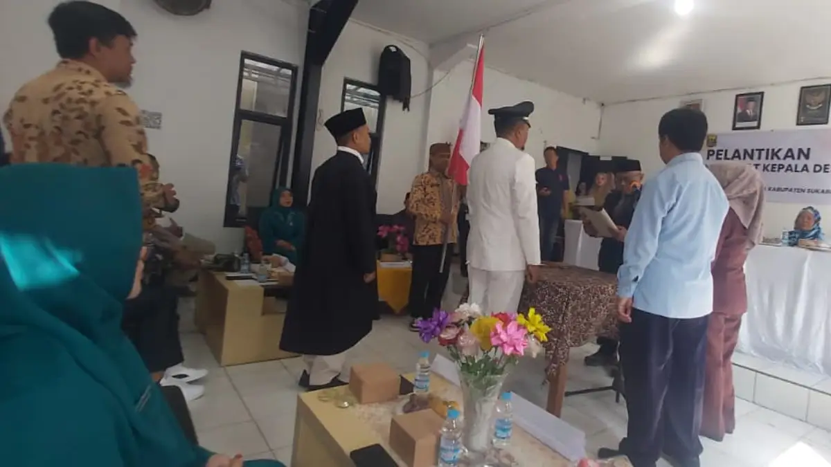 Lantik Penjabat Kades Sukaraja, DPMD Sukabumi Pastikan Pelayanan Publik Tetap Optimal