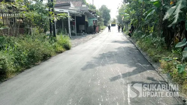 Ruas jalan penghubung Sundawenang–Bojonggenteng yang diaspal Dinas PU Kabupaten Sukabumi. (Sumber Foto: Dok. UPTD PU Cicurug)