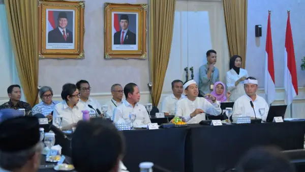 Gubernur Jawa Barat Dedi Mulyadi saat menyampaikan langkah strategis pengelolaan samah | Foto : Humas Jabar