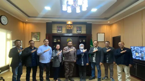 PLN UP3 Sukabumi saat berkunjung ke Kejaksaan Negeri Kota Sukabumi pada Kamis (7/8/2025) | Foto : Dok. PLN