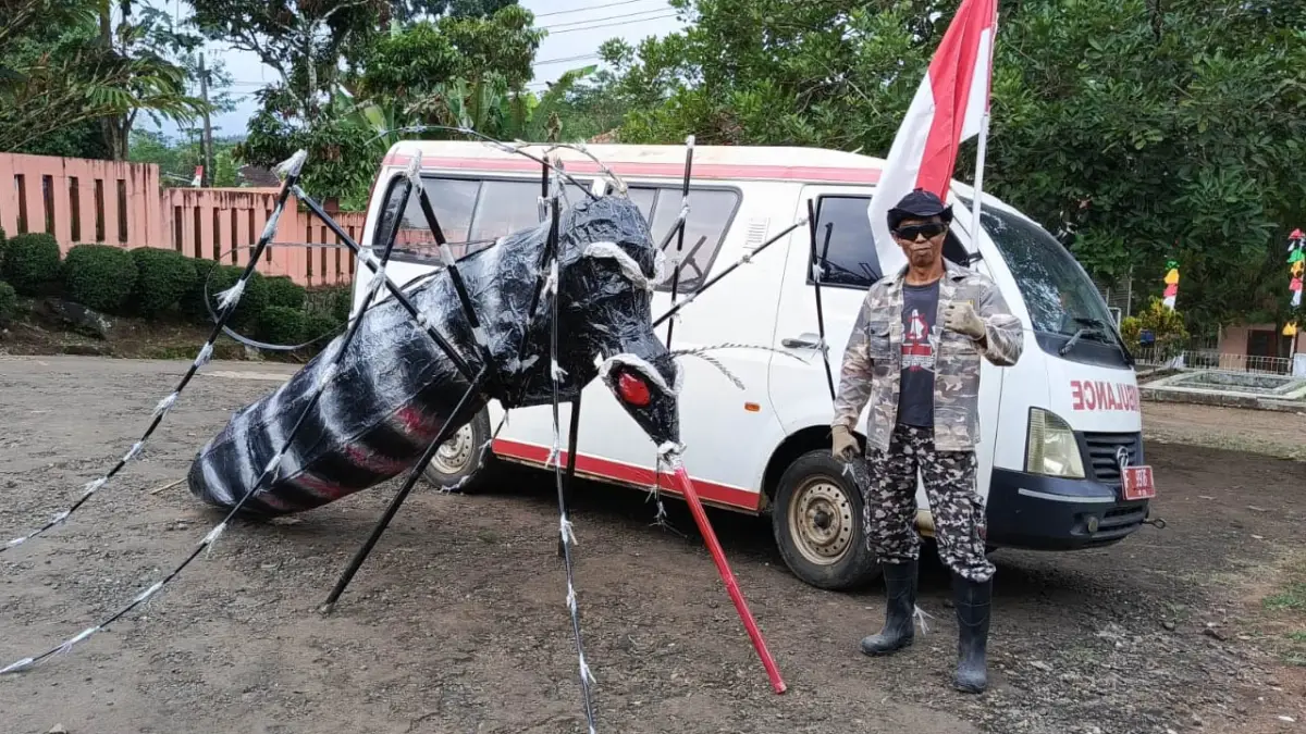 Meriahkan HUT RI, Nyamuk Raksasa Tampil di Pesta Rakyat Pakidulan Sagaranten Sukabumi