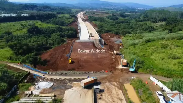 Jembatan Cimunjul (Nol kilometer Tol Bocimi Seksi 3) di Kecamatan Ciambar Kabupaten Sukabumi | Foto : Youtube Edwar Widodo