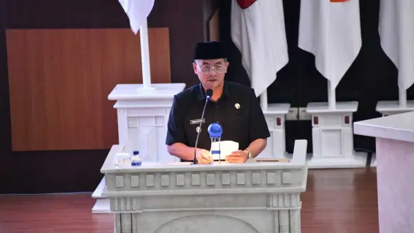 Wakil Gubernur Jawa Barat Erwan Setiawan menghadiri Rapat Paripurna Penyampaian Nota Pengantar Gubernur Raperda tentang APBD Perubahan Tahun 2025. (Sumber : Biro Adpim Jabar)
