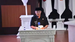 Wakil Gubernur Jawa Barat Erwan Setiawan menghadiri Rapat Paripurna Penyampaian Nota Pengantar Gubernur Raperda tentang APBD Perubahan Tahun 2025. (Sumber : Biro Adpim Jabar)