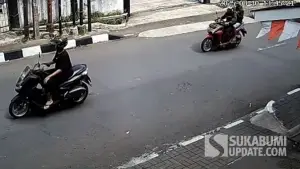 Tangkapan layar CCTV korban terlihat dibuntuti oleh dua orang terduga pelaku curanmor. (Sumber Foto: Istimewa)