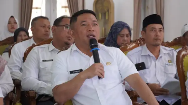 Wabup Sukabumi Andreas saat memaparkan 8 aksi konvergensi penurunan stunting dalam acara Penilaian Kerja TPPS Kabupaten Sukabumi Tahun 2025. (Sumber : Diskominfosan Kab. Sukabumi)