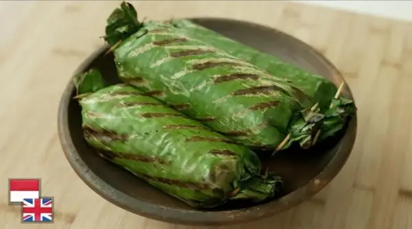 Tampilan Nasi Bakar Ayam Kemangi ala Chef Devina Hermawan (Sumber : Youtube /@devinahermawan)