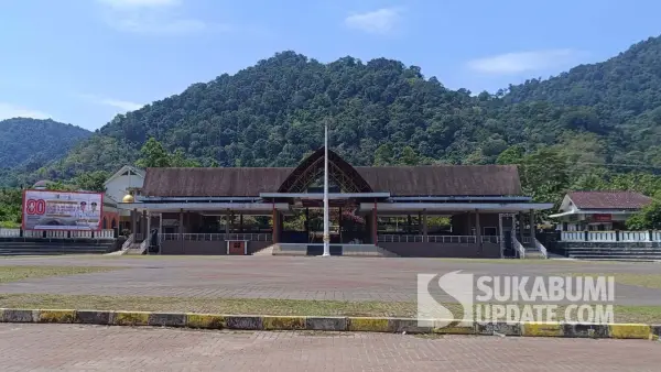 Lapang Cangehgar di Jalan Raya Cangehgar, Kelurahan/Kecamatan Palabuhanratu, Kabupaten Sukabumi. | Foto: SU/Ilyas Supendi
