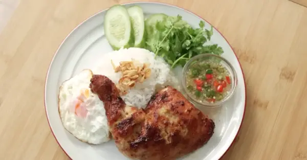 Resep Ayam Panggang Serai, Menu Makan Siang Bersama Keluarga di Akhir Pekan (Sumber : Youtube | Devina Hermawan)