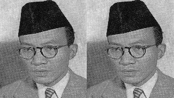 Prof. Dr. (H.C.) dr. Abu Hanifah Datuak Maharajo Ameh atau Abu Hanifah | Foto : Wikpedia