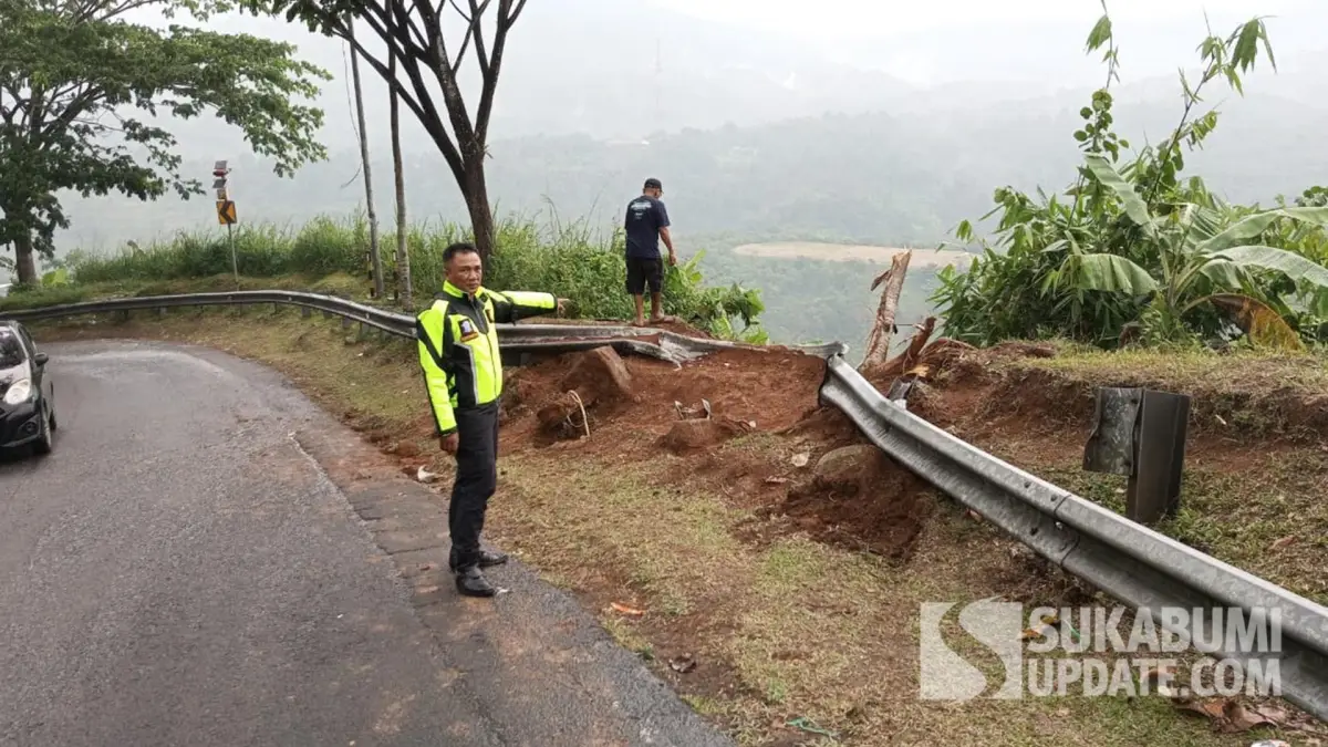 Diduga Rem Blong, Kronologi Truk Pupuk Masuk Jurang di Letter S Cikidang Sukabumi