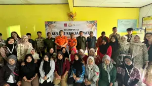 BPBD Kabupaten Sukabumi melalui Bidang Pencegahan dan Kesiapsiagaan, menggelar sosialisasi dan penanaman pohon bersama warga Desa Nangkakoneng, Kecamatan Cikidang, Selasa (19/8/2025) | Foto : Dok BPBD