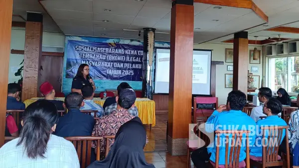 Sosialisasi BKCHT Ilegal Tahun 2025 di Aula Hotel Bunga Ayu, Kecamatan Palabuhanratu, Kabupaten Sukabumi, Rabu (20/8/2025). | Foto: SU/Ilyas Supendi