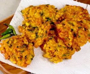Bakwan Jagung, menu sederhana teman makan di meja. (Sumber : x/@eatsimple)