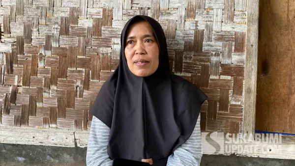 Ida Farida (46 tahun), janda penjual gorengan asal Desa Sukamanah, Kecamatan Cisaat, Kabupaten Sukabumi. (Sumber Foto: SU/Asep Awaludin)