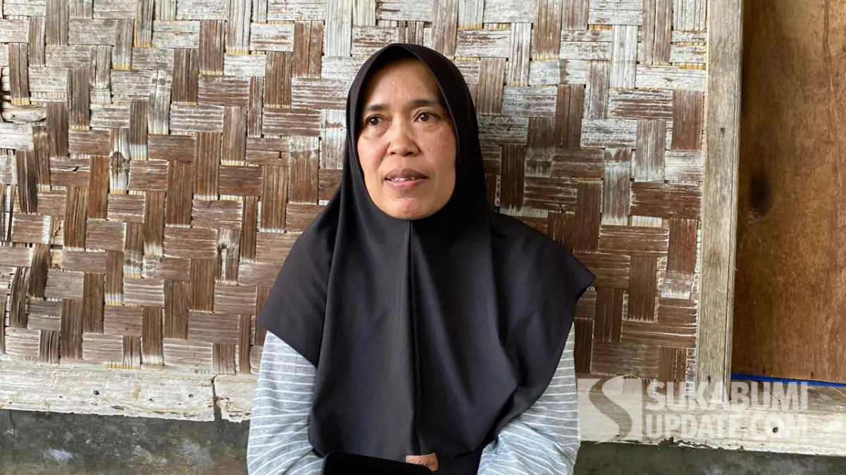Hidup Sendiri di Rumah Reot, Janda Penjual Gorengan di Sukabumi Menanti Janji Perbaikan