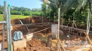 Pembangunan pondasi menara telekomunikasi di Kampung Sumur Bandung Desa Pasiripis Kecamatan Surade yang ditutup karena belum mengantongi izin | Foto : Ragil Gilang