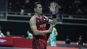Pebulutangkis Indonesia, Jonatan Christie tengah melakukan penghormatan pada seluruh suporter. (Sumber : Instagram/@Jonatanchristieofficial15).