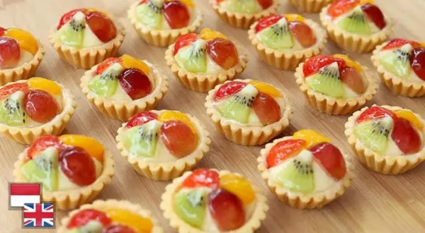 Tampilan Fruit pie atau pai buah ala Chef Devina Hermawan (Sumber : Youtube /@devinahermawan)