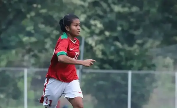 Ria Ristiani. Pesepak bola asal Kampung Sukamantri RT 05/08 Desa Cikembar, Kecamatan Cikembar, Kabupaten Sukabumi (Sumber: dok pssi)