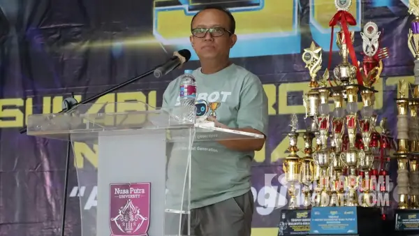 Rektor NPU Dr. Kurniawan, S.T., M.Si., M.M. saat memberikan sambutan pada ajang SRC 2025. | Foto: Istimewa