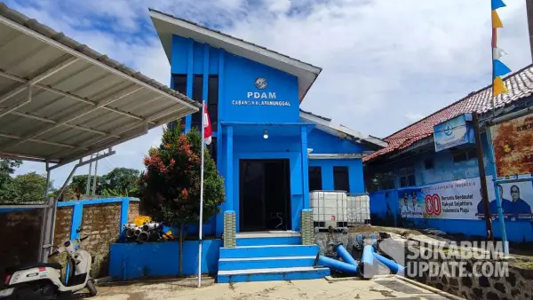Kantor Perumdam TJM Sukabumi cabang Kalapanunggal | Foto : Ibnu Sanubari