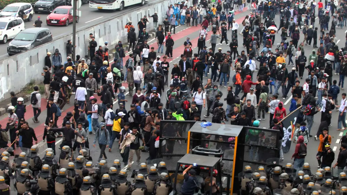 Demo 25 Agustus Menolak Tunjangan DPR Berujung Ricuh