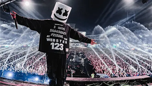 Marshmello merupakan salah satu Musisi bertopeng legendaris yang mengukir sejarah! Ini dia misteri di balik The Residents hingga kegilaan Slipknot. (Sumber : Facebook Marshmello).