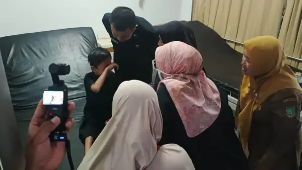 Riyan Maulana, bocah tanpa anus asal Baros Sukabumi kini dirawat di RSUD Syamsudin SH. (Sumber Foto: Dok. Dinsos Kota Sukabumi)