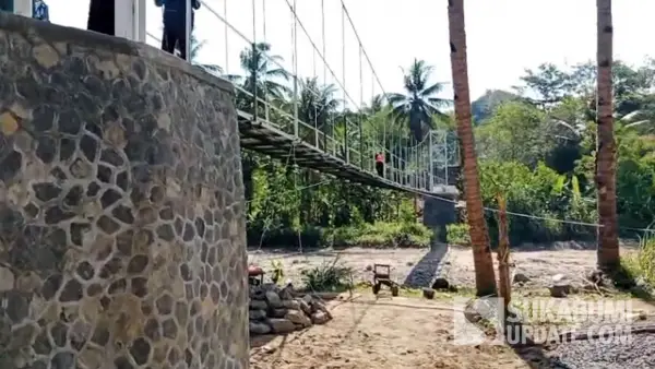 Progres pembangunan Jembatan Cigadung Sukabumi yang dibangun KDM sudah capai 90 persen. (Sumber Foto: Dok. Warga)