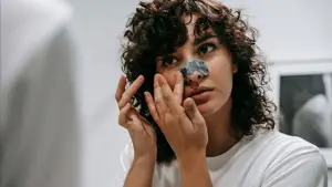 Ilustrasi - Coba yuk, 5 cara alami ini mulai dari scrub gula, minyak pohon teh, sampai masker madu dan lidah buaya. (Sumber : Pexels.com/@Sam Lion)