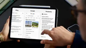 Ilustrasi - Kolase screenshot antarmuka Google AI Mode, ChatGPT, dan Perplexity.ai yang menampilkan jawaban untuk pertanyaan yang sama. (Sumber : AI/ChatGPT, Mockup: Canva).