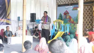 Bupati Sukabumi, Asep Japar di Stunting Education Centre, Desa Purwasari, Kecamatan Cicurug | Foto : Ibnu Sanubari