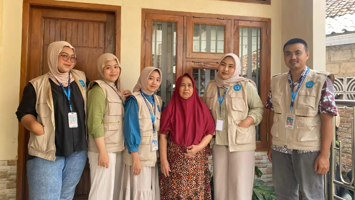 DD Tape ULI Go Digital! KKM STKIP Bina Mutiara Sukabumi Bantu UMKM Legendaris