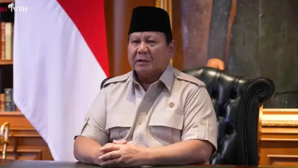 Presiden Prabowo Subianto mengucapkan belasungkawa atas tragedi pengemudi ojol  yang dilindas rantis Brimob ketika berlangsungnya demonstrasi, 29 Agustus 2025. (Sumber Foto: Dok. Youtube Sekretariat Presiden)