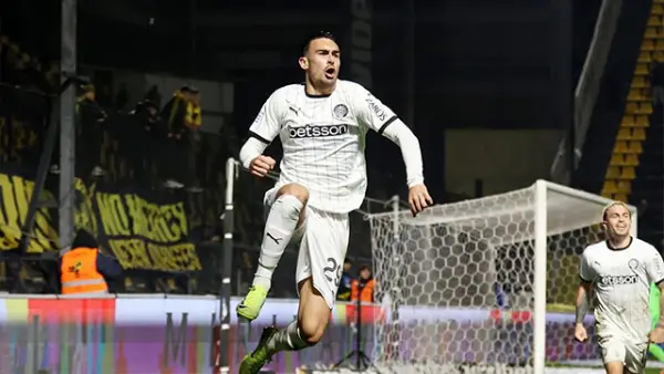 Andrew Jung melakukan selebrasi setelah mencetak gol untuk timnya OFI Crete, Liga Utama Yunani. (Sumber : Instagram/@andrewcadabra).