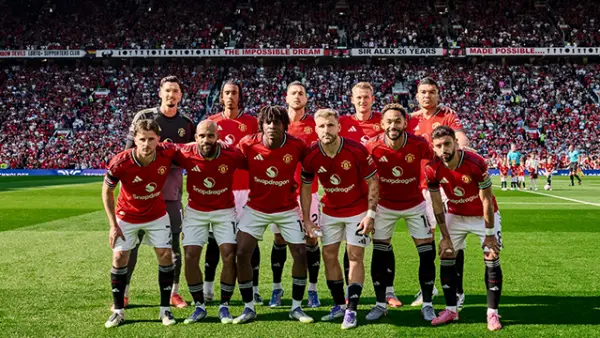 Skuad Manchester United saat melawan Arsenal di pekan pertama Liga Inggris 2025/2026. (Sumber : X@ManUtd)