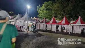 Kondisi sejumlah stand di Pasar rakyat dan UMKM di Palabuhanratu masih kosong | Ilyas Supendi
