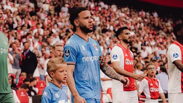 Calvin Verdonk menjadi pemain kesebelasan utama NEC Nijemegen saat menghadapi tim Ajax Amsterdam, pada gelaran Eradivisie Belanda. (Sumber : Instagram/@c.verdonk).