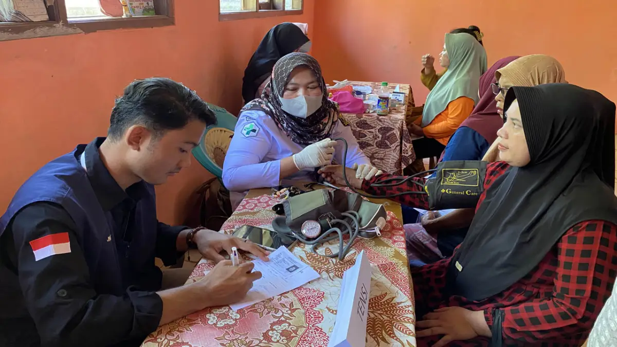 Mahasiswa KKN Nusa Putra Gelar Cek Kesehatan Gratis bagi Warga Cicadas Sukabumi