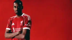 Alexander Isak resmi berseragam Liverpool. Isak didatangkan dari Newcastle United dengan kontrak berdurasi enam tahun. (Sumber Web: Liverpoolfc.com)