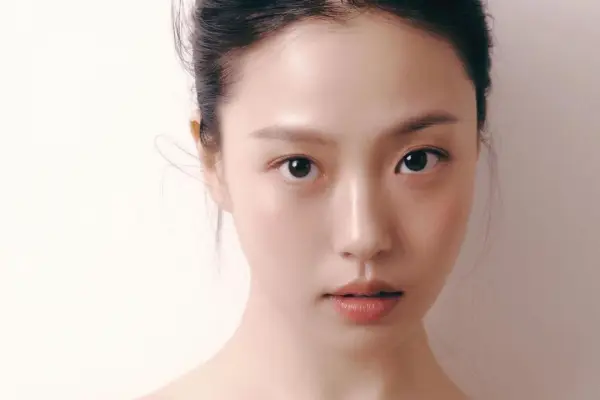 Go Min Si Secara Tegas Membantah Tunduhan Bullying di Sekolah Dulu (Sumber : X/@soompi)