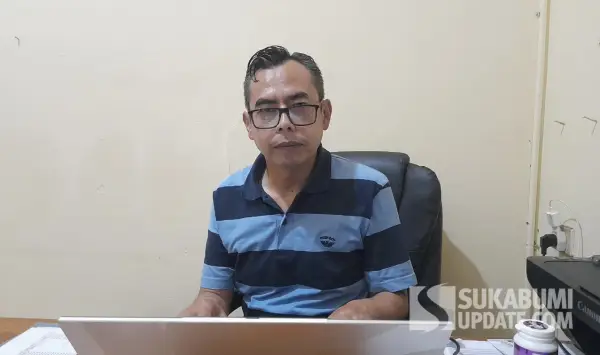Kepala Cabang Perumda BPR Cicurug, Dendi Supiyandi. (Sumber Foto: SU/Ibnu)