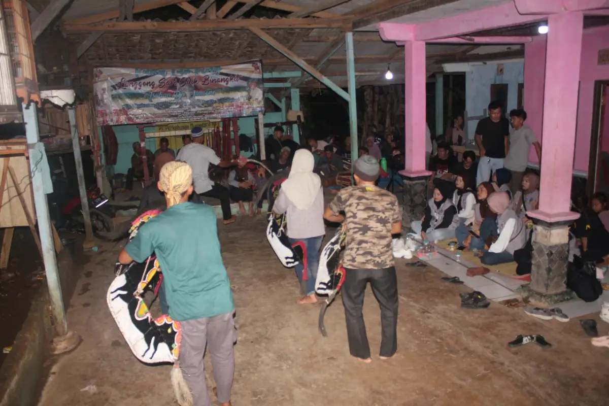 KKN 43 UMMI Kunjungi Pagelaran Langgeng Sari Cilik Binangkit di Desa Nangela
